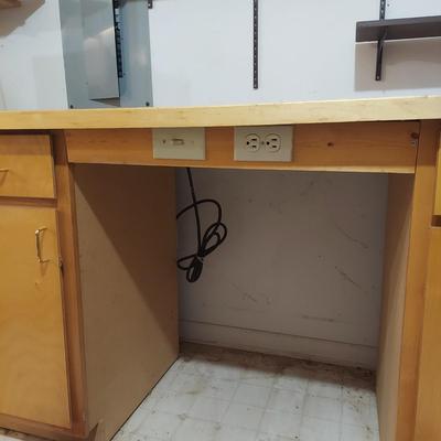 Wooden Worktable w/ Floor Mat (WM-BBL)