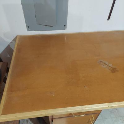 Wooden Worktable w/ Floor Mat (WM-BBL)