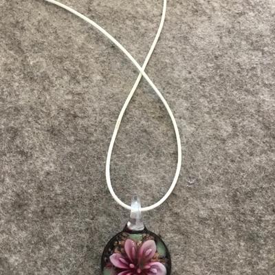 Flower glass pendant necklace