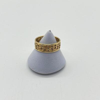 LOT 21J: 14K Gold Size 7 Ring - 2.1 g