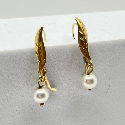 LOT 22J: 14K Gold and Pearl Earrings - Marked ZZ 585 - 1.3 gtw