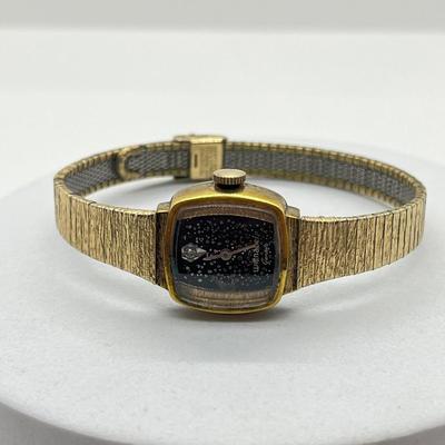 LOT 28J: Vintage Ladies Wittnauer Manual Watch