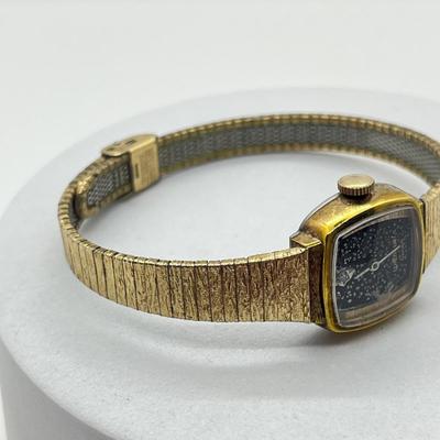 LOT 28J: Vintage Ladies Wittnauer Manual Watch