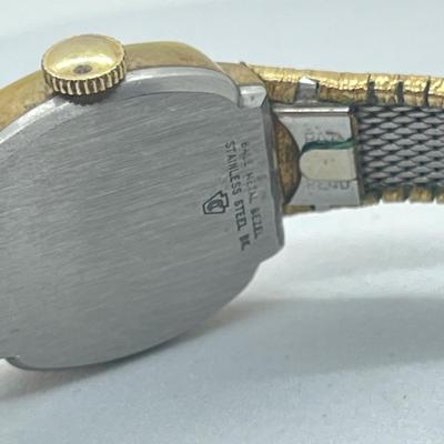 LOT 28J: Vintage Ladies Wittnauer Manual Watch