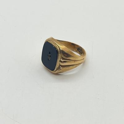 LOT 29J: 10K Gold Size 9 Ring - Missing Stone - 5.9 gtw