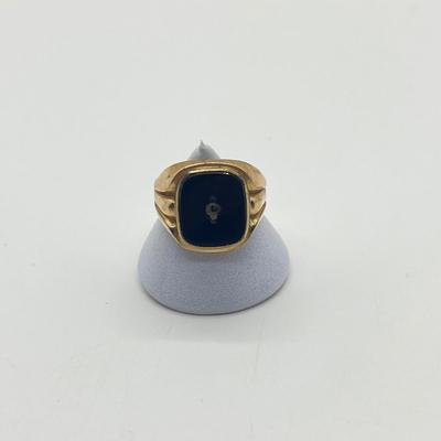 LOT 29J: 10K Gold Size 9 Ring - Missing Stone - 5.9 gtw