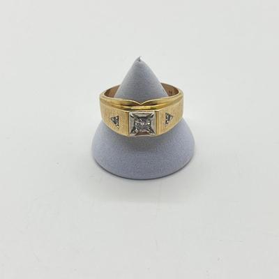 LOT 30J: 14K Gold Diamond Size 10 Ring - 8.4 gtw