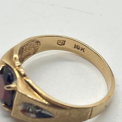 LOT 31J: 10K Gold Size 10 Gemstone and Diamond Ring - 4.3 gtw