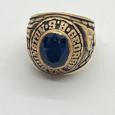 LOT 32J: 10K Gold 1972 George Washington High School Size 9.5 Class Ring - 16.9 gtw