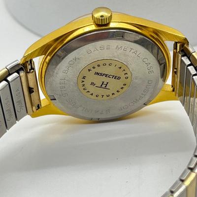 LOT 38J: Men’s Watches - Enato, Holzer, Phasar