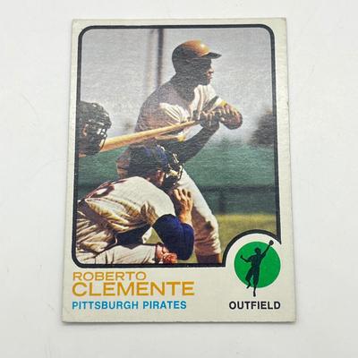 LOT 40J: 1973 Topps Roberto Clemente