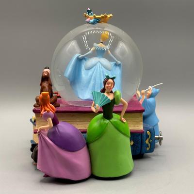 LOT 41: Vintage Disney Cinderella Musical Snow Globe