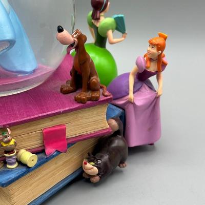 LOT 41: Vintage Disney Cinderella Musical Snow Globe