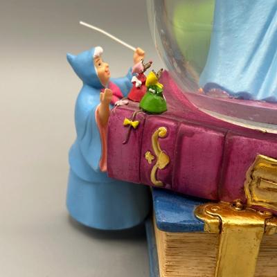 LOT 41: Vintage Disney Cinderella Musical Snow Globe