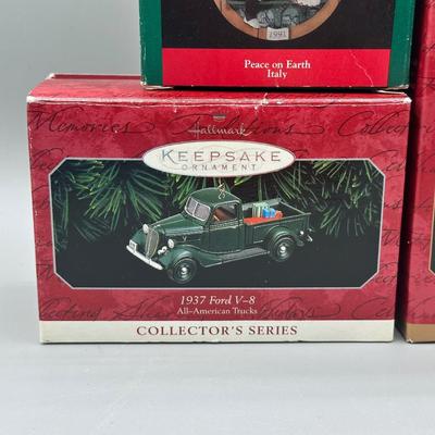 LOT 49: Hallmark Keepsake Tree Ornament Collection w/ Tote & Hallmark Magic Cord Included