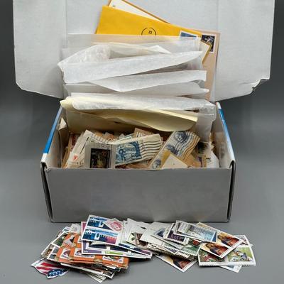 LOT 56: Assorted Vintage Stamp Collection