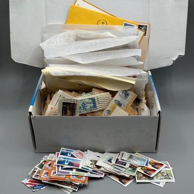 LOT 56: Assorted Vintage Stamp Collection