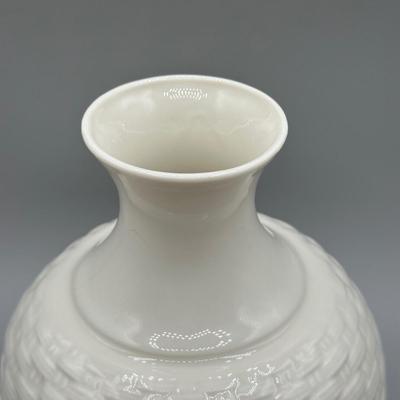 LOT 59: 7” Belleek Porcelain Shamrock Basketweave Vase