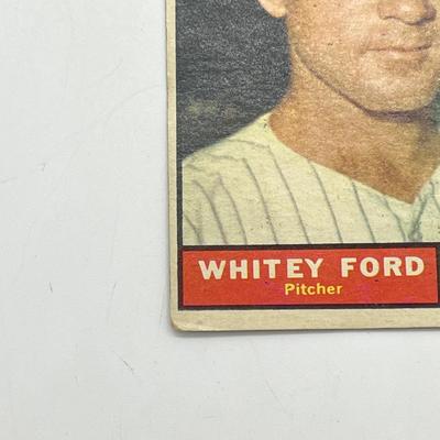 LOT 64: 1960s Baseball Cards - 1961 Ron Santo Rookie and Whitey Ford, 1962 Brooks Robinson and Whitey Herzog, 1965 Don Drysdale and More