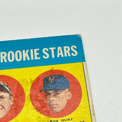 LOT 64: 1960s Baseball Cards - 1961 Ron Santo Rookie and Whitey Ford, 1962 Brooks Robinson and Whitey Herzog, 1965 Don Drysdale and More