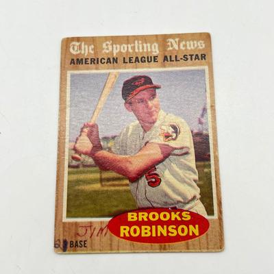LOT 64: 1960s Baseball Cards - 1961 Ron Santo Rookie and Whitey Ford, 1962 Brooks Robinson and Whitey Herzog, 1965 Don Drysdale and More