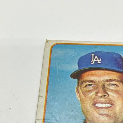 LOT 64: 1960s Baseball Cards - 1961 Ron Santo Rookie and Whitey Ford, 1962 Brooks Robinson and Whitey Herzog, 1965 Don Drysdale and More