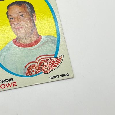 LOT 67: 8 Vintage NHL Cards - Bobby Orr, Gordie Howe, Bobby Clarke, and More