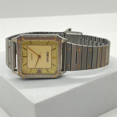 LOT 69J: Three Seiko Watches