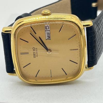LOT 69J: Three Seiko Watches