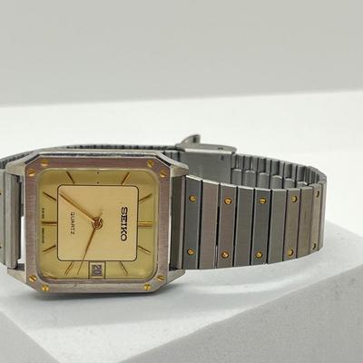 LOT 69J: Three Seiko Watches
