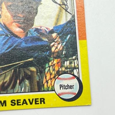 LOT 73: 1975 Topps Baseball Stars Cards - Nolan Ryan, Tom Seaver, Rod Carer, Reggie Jackson, Mike Schmidt, and More