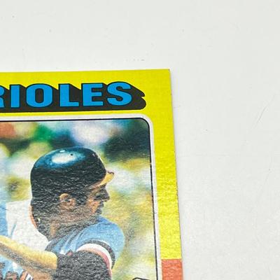 LOT 73: 1975 Topps Baseball Stars Cards - Nolan Ryan, Tom Seaver, Rod Carer, Reggie Jackson, Mike Schmidt, and More
