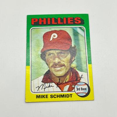 LOT 73: 1975 Topps Baseball Stars Cards - Nolan Ryan, Tom Seaver, Rod Carer, Reggie Jackson, Mike Schmidt, and More