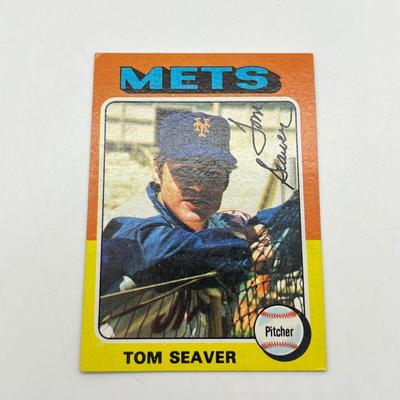 LOT 73: 1975 Topps Baseball Stars Cards - Nolan Ryan, Tom Seaver, Rod Carer, Reggie Jackson, Mike Schmidt, and More