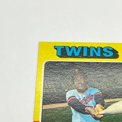LOT 73: 1975 Topps Baseball Stars Cards - Nolan Ryan, Tom Seaver, Rod Carer, Reggie Jackson, Mike Schmidt, and More