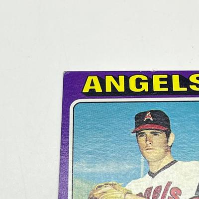 LOT 73: 1975 Topps Baseball Stars Cards - Nolan Ryan, Tom Seaver, Rod Carer, Reggie Jackson, Mike Schmidt, and More