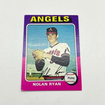 LOT 73: 1975 Topps Baseball Stars Cards - Nolan Ryan, Tom Seaver, Rod Carer, Reggie Jackson, Mike Schmidt, and More