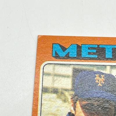 LOT 73: 1975 Topps Baseball Stars Cards - Nolan Ryan, Tom Seaver, Rod Carer, Reggie Jackson, Mike Schmidt, and More