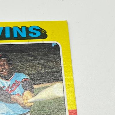 LOT 73: 1975 Topps Baseball Stars Cards - Nolan Ryan, Tom Seaver, Rod Carer, Reggie Jackson, Mike Schmidt, and More