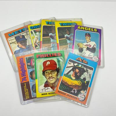 LOT 73: 1975 Topps Baseball Stars Cards - Nolan Ryan, Tom Seaver, Rod Carer, Reggie Jackson, Mike Schmidt, and More