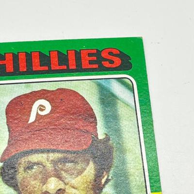 LOT 73: 1975 Topps Baseball Stars Cards - Nolan Ryan, Tom Seaver, Rod Carer, Reggie Jackson, Mike Schmidt, and More