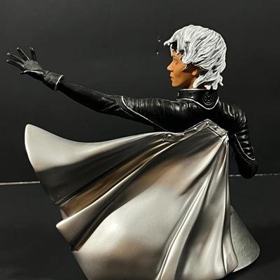 LOT 87B: 2006 Marvel X-Men “Storm” Diamond Select Statue / Bust