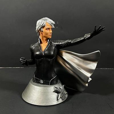 LOT 87B: 2006 Marvel X-Men “Storm” Diamond Select Statue / Bust