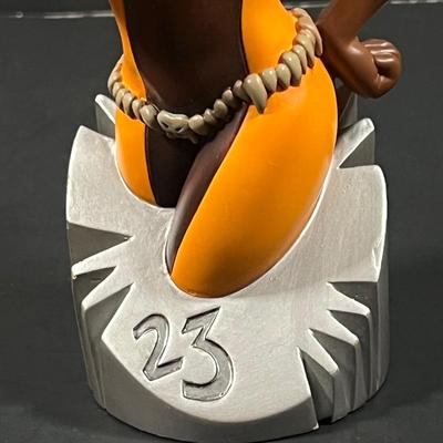 LOT 88B: Diamond Select Marvel Universe X-23 Statue / Bust