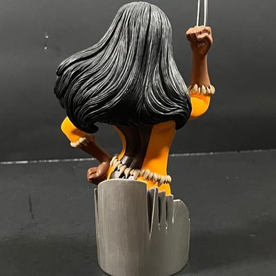 LOT 88B: Diamond Select Marvel Universe X-23 Statue / Bust