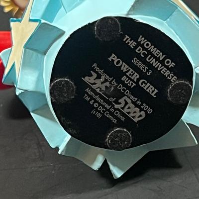 LOT 89B: “Power Girl” Bust - Women of the DC Universe, Series 3