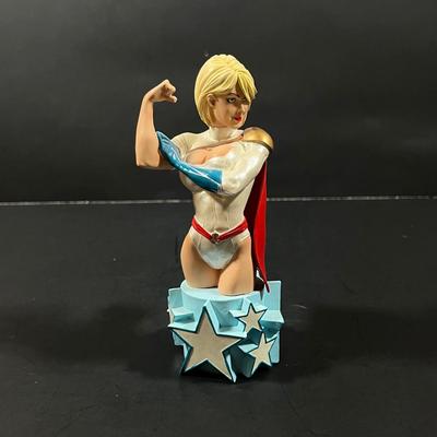 LOT 89B: “Power Girl” Bust - Women of the DC Universe, Series 3
