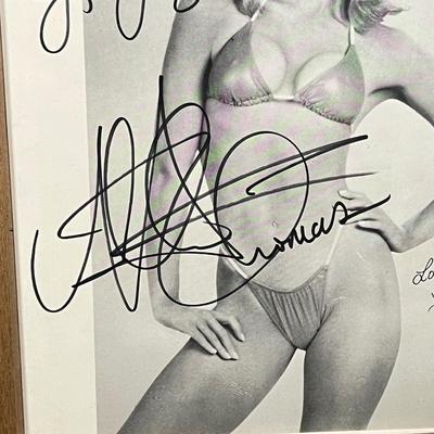 LOT 94B: Signed Picture of Heather Thomas