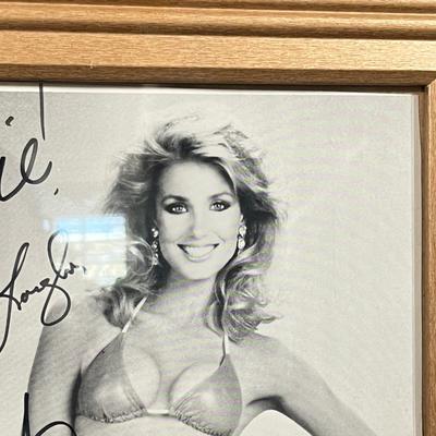 LOT 94B: Signed Picture of Heather Thomas