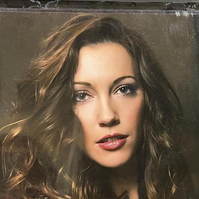 LOT 95B: Katie Cassidy Wizard Comic Con Signed Photo